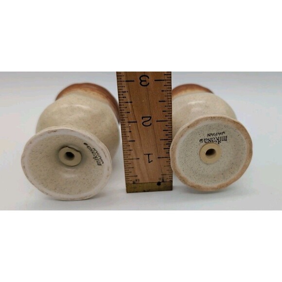 Mikasa Whole Wheat Salt and Pepper Shakers 3 1/2" Tall - Picture 4 of 4